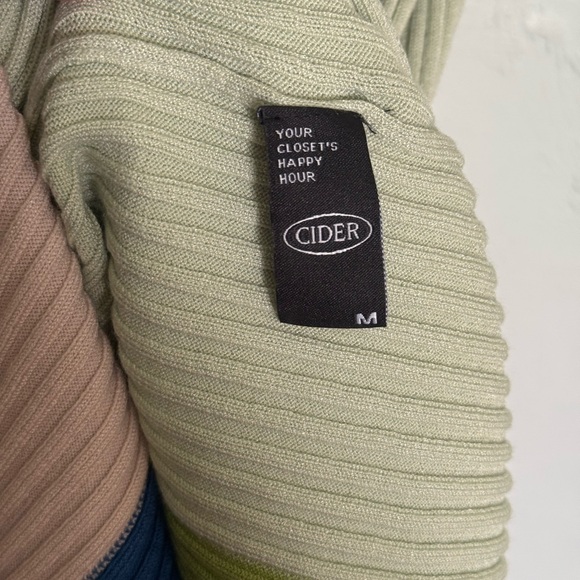 CIDER | Multi-Colored Fitted Maxi Dress - Picture 3 of 5